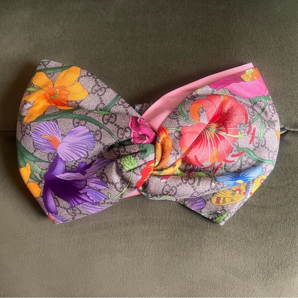 Gucci - Picture 1 of 3